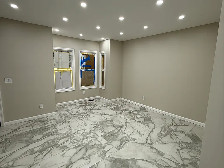 103 Helen St — Photo 2
