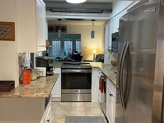 3rd image of 621 Cathcart Ave APT 5
