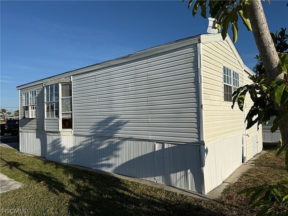 3rd image of 19681 Summerlin Rd #584