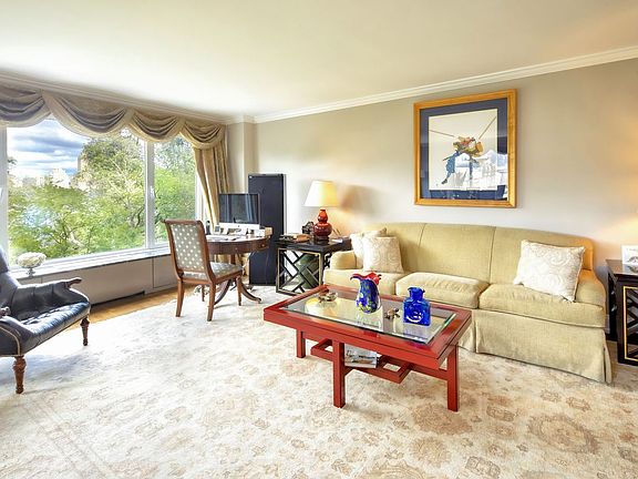 4th image of 1050 5th Ave APT 8D