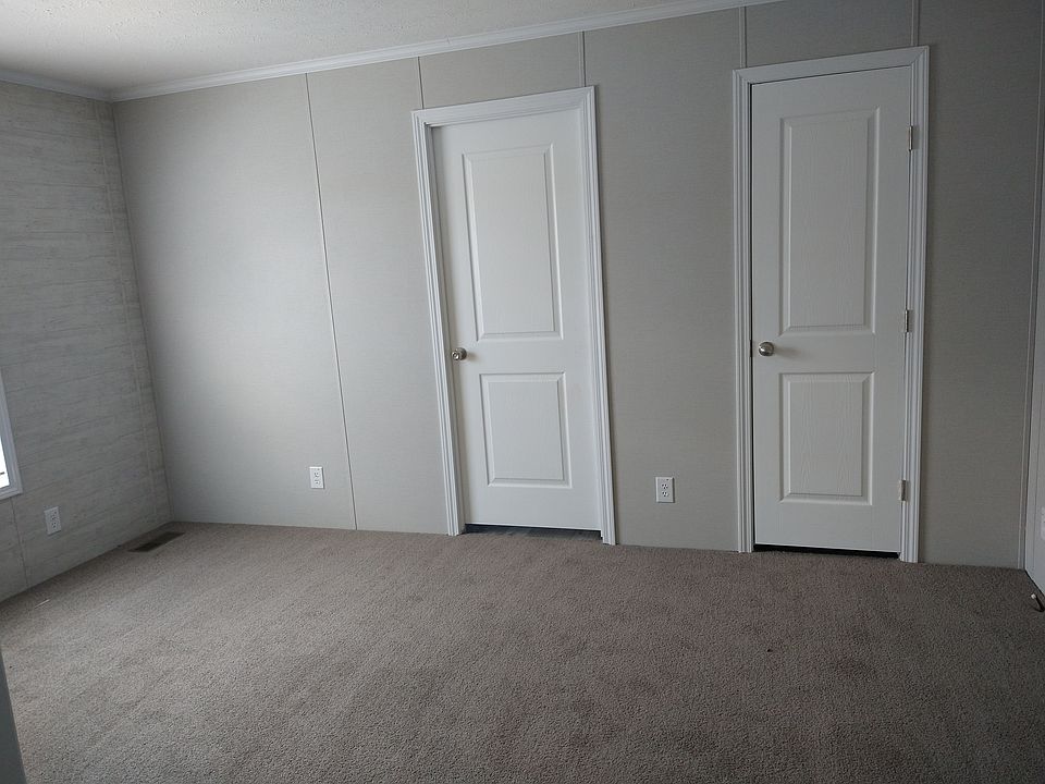 1st image of 102 Van Buren Cir
