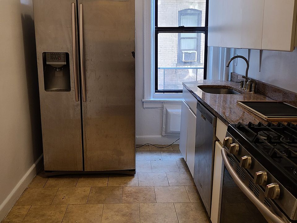 1st image of 452 Park Pl APT 1A