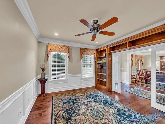 5th image of 978 Hampton Ridge Cir NW