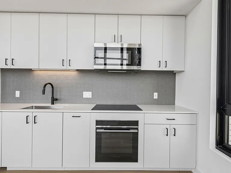 1100-15 W Grand Ave #519 — Photo 3