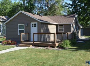 208 E 3rd St, Worthing, SD 57077