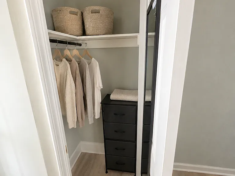 3552 Woodburn Ave #4 — Photo 3