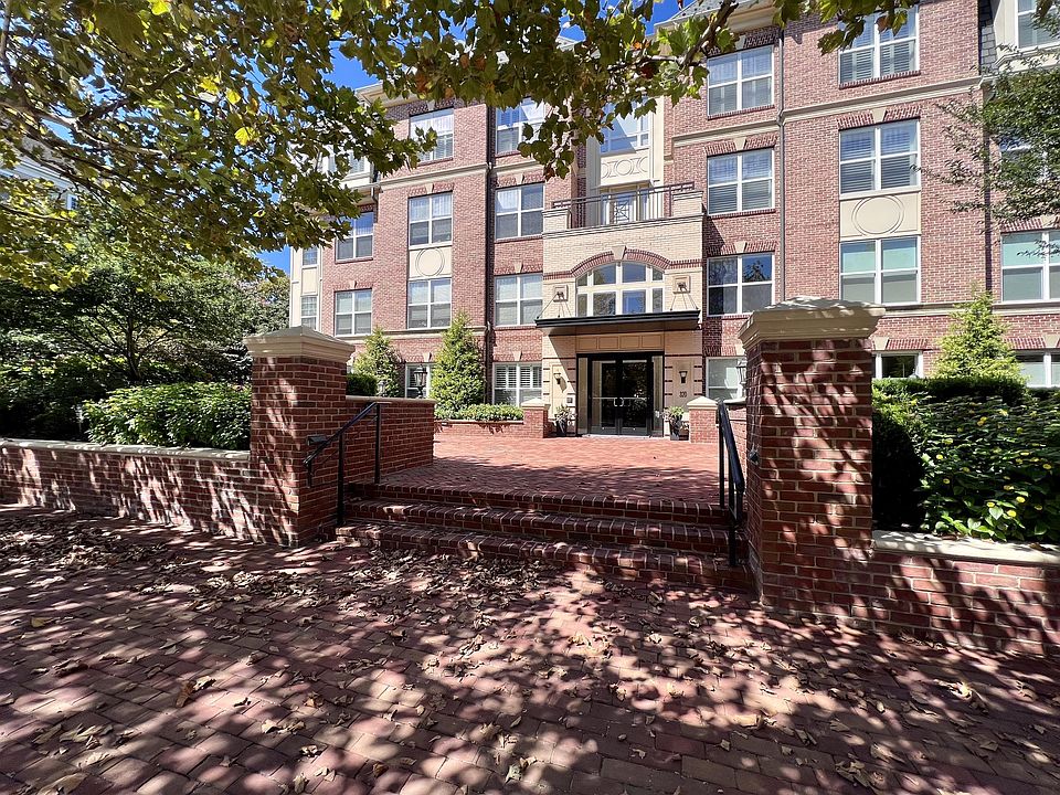 1st image of 320 S West St APT 304