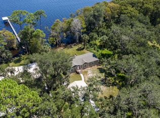102 Lake Shore Ct, Crescent City, FL 32112