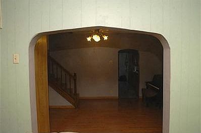 5th image of 404 S Midway St