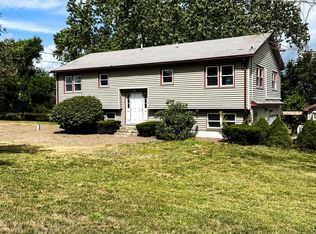 110 Quaker Hill Rd, Unity, ME 04988