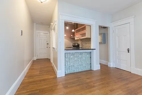 8 Garrison St Photo 1