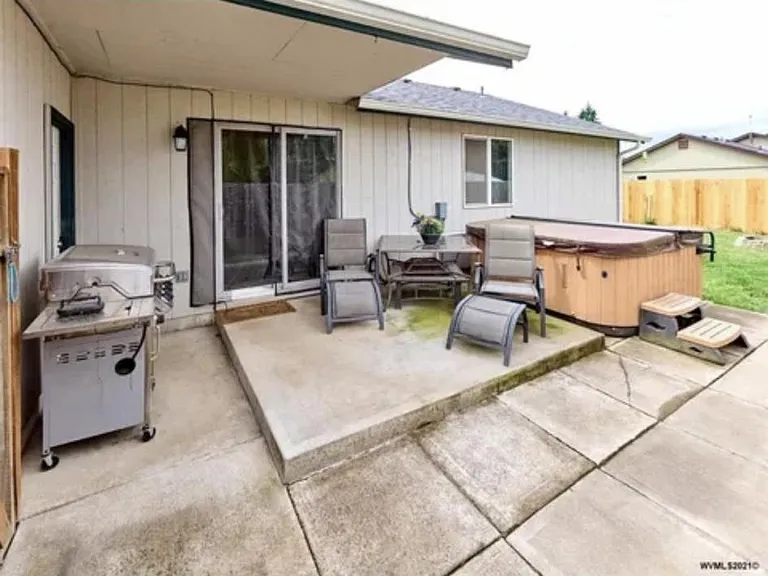 1307 Aqua St SE — Photo 20