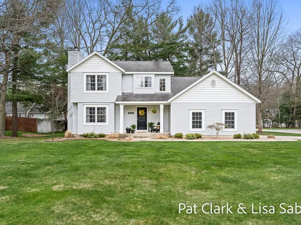 15346 Nickolas Dr, Grand Haven, MI 49417