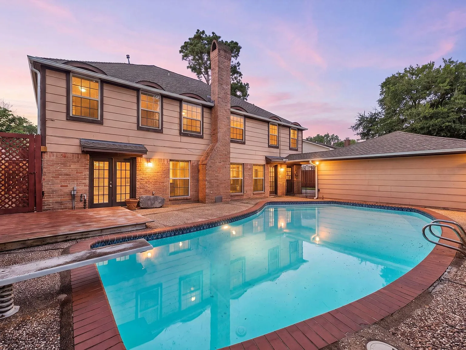 5 bed, 5.0 bath, 3927 sqft, $5,000 — Photo 2