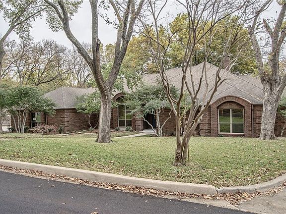 2nd image of 1805 Eastern Hills Dr