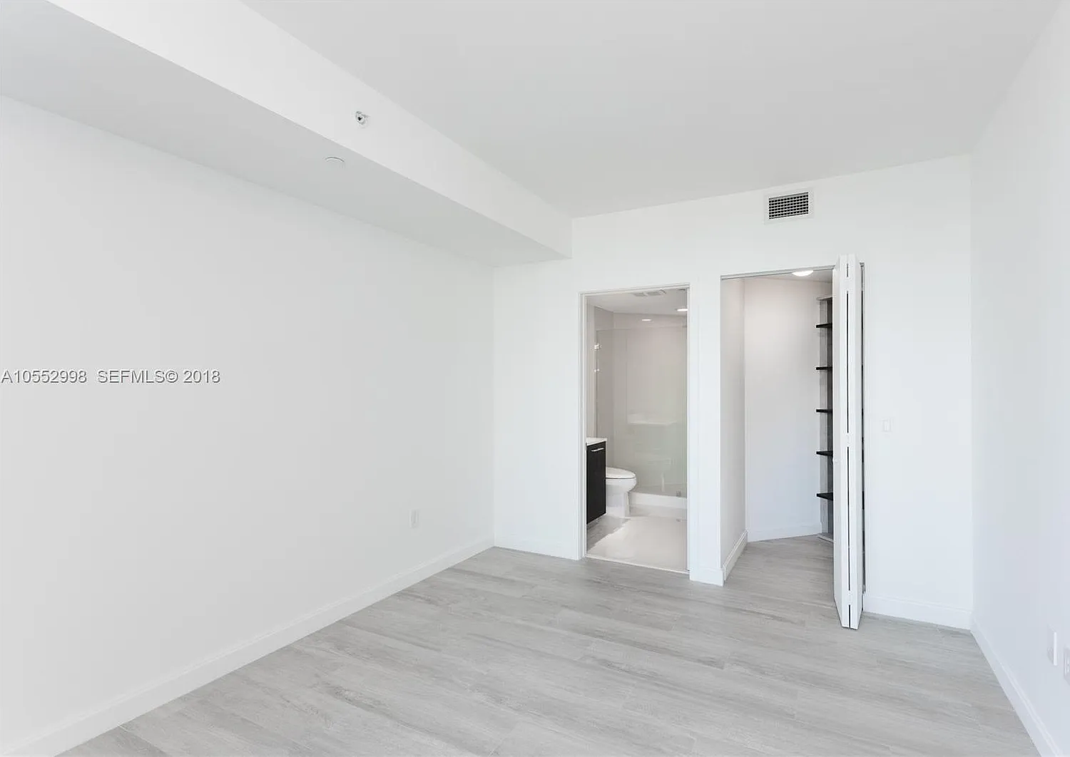 2 bed, 1042 sqft, $5,150 — Photo 3