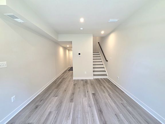 5th image of 4540 Dandelion Loop