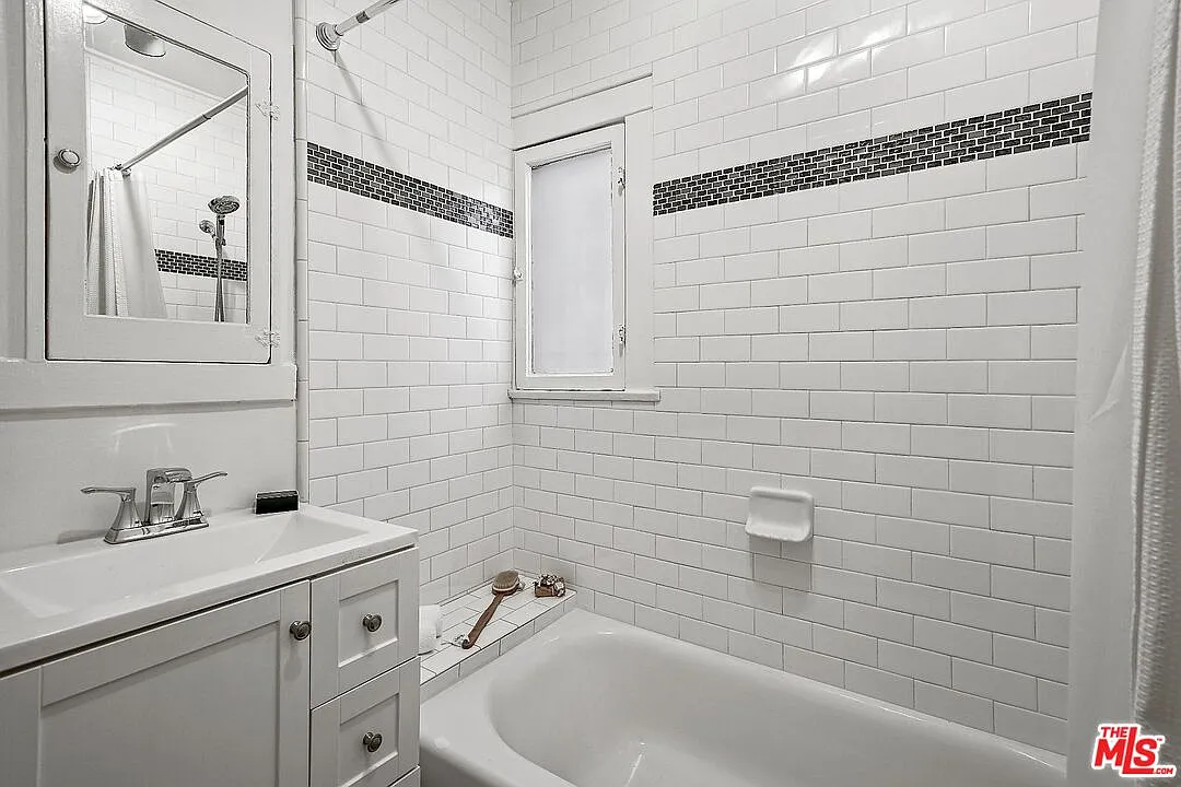 Studio, 1.0 bath, 400 sqft, $2,150 — Photo 2