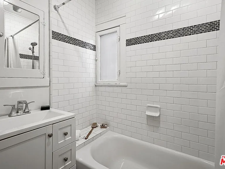 1916 3rd St #1916 — Photo 2