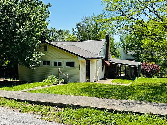 2nd image of 208 Poplar St