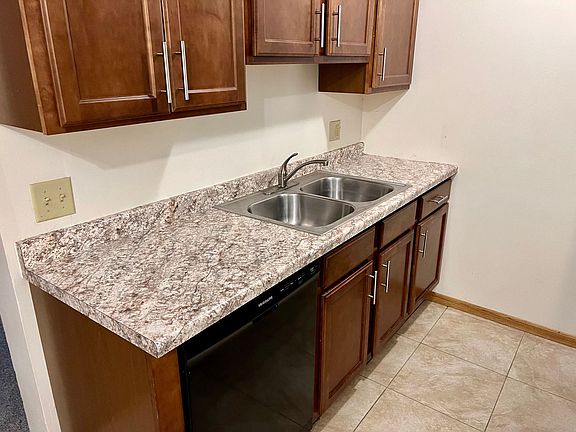 4th image of 4032 37th Ave N APT 102