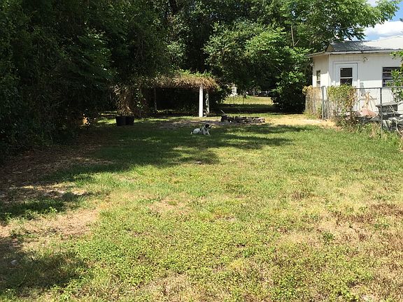 5th image of 220 S Robert Ave