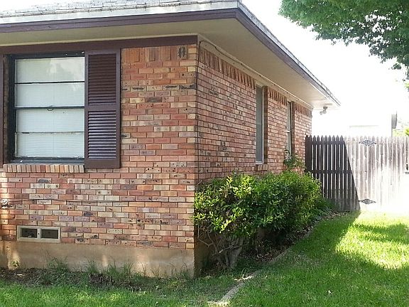 5th image of 2121 Peggy Ln