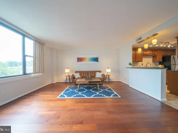 4600 Duke St APT 616, Alexandria, VA 22304