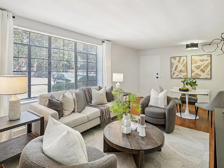 Cameron Court Apartments — Photo 47