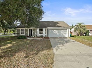 3001 E Beaumont Ln, Eustis, FL 32726