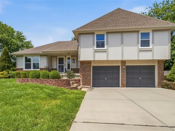 1022 SE 5th St, Lees Summit, MO 64063