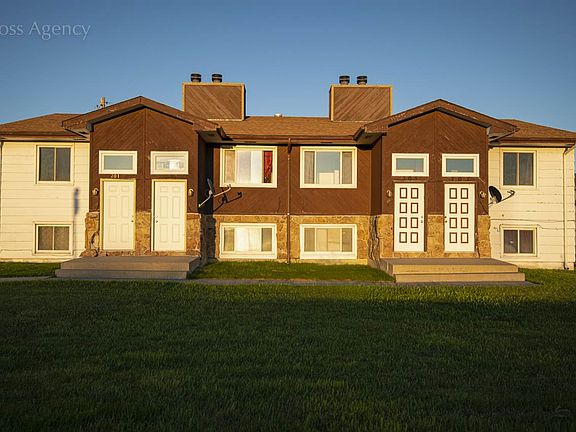 3rd image of 201 S Riverbend Dr