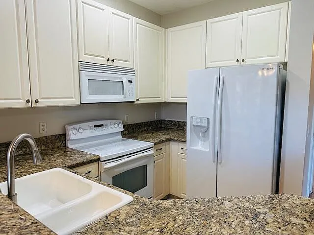 4390 Berkshire Wharf Dr — Photo 33