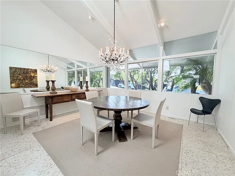 2490 Monaco Dr — Photo 7