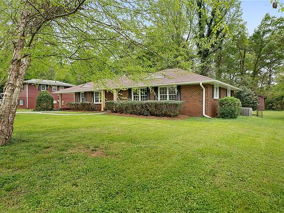 2nd image of 110 Davis Dr