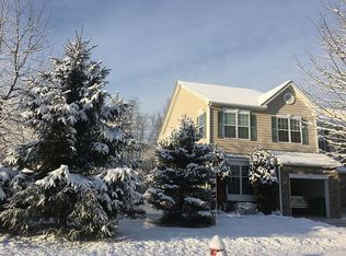 1229 Hustis Dr, Fishkill, NY 12524