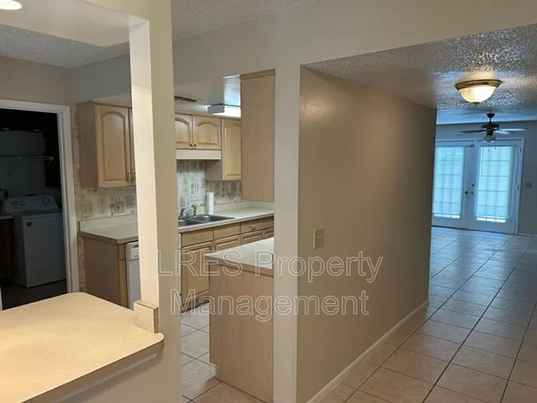 4603 Lighthouse Cir — Photo 32