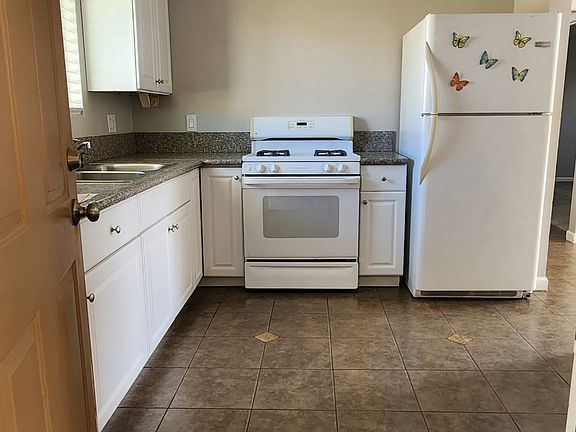 4th image of 1328 W Cochise Dr #4