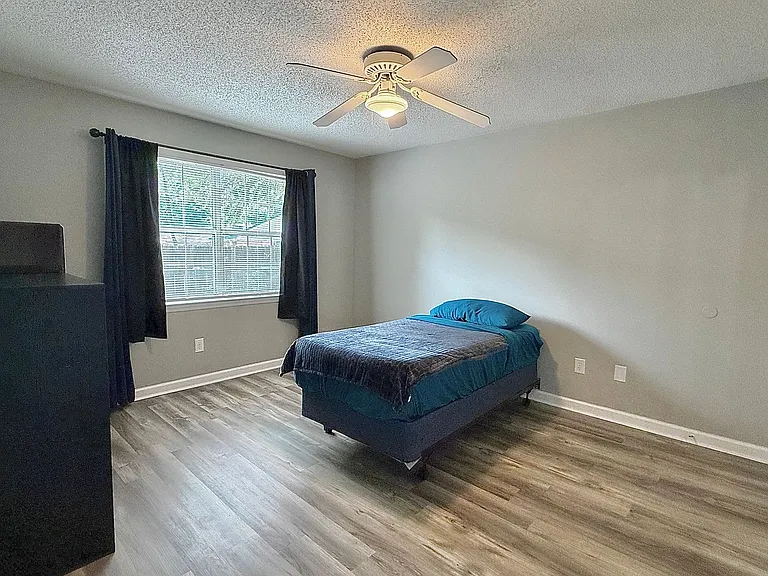 1233 Riyadh Rd — Photo 12