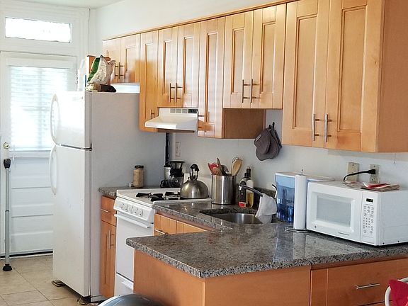 2nd image of 3204 Stuart Ave APT B
