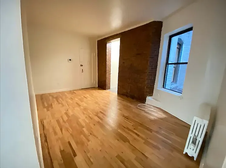 220 E 29th St #2A — Photo 6