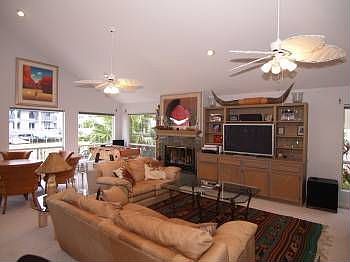 4th image of 365 Marina Dr