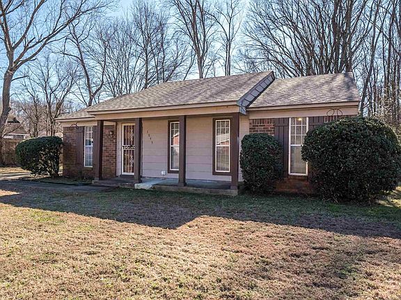 2nd image of 3849 Walsingham Dr