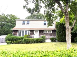 205 Mark Tree Rd, Centereach, NY 11720