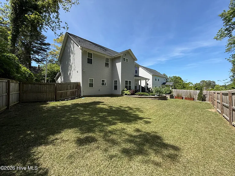 406 Ames St — Photo 7