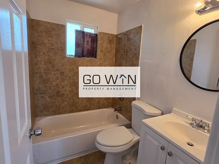 2146 E Taylor St — Photo 6