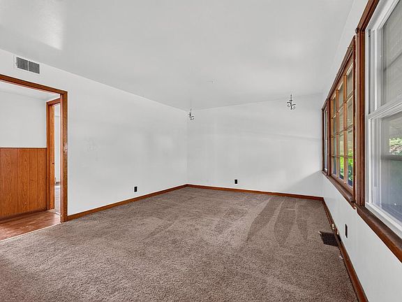 4th image of 5809 N 36th STREET