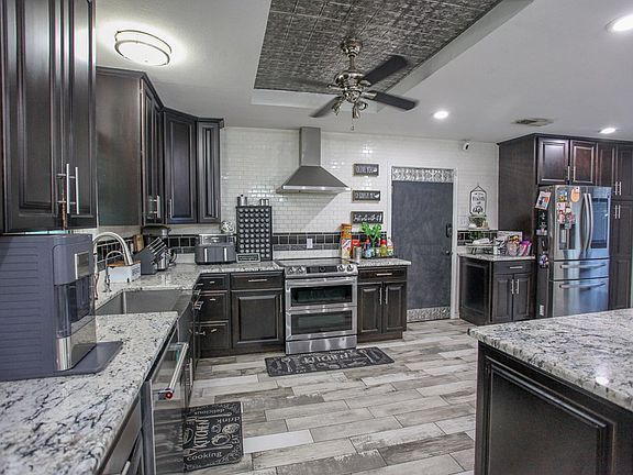 5th image of 1 Bennett Cir