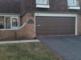 17W759 Standish Ln, Villa Park, IL