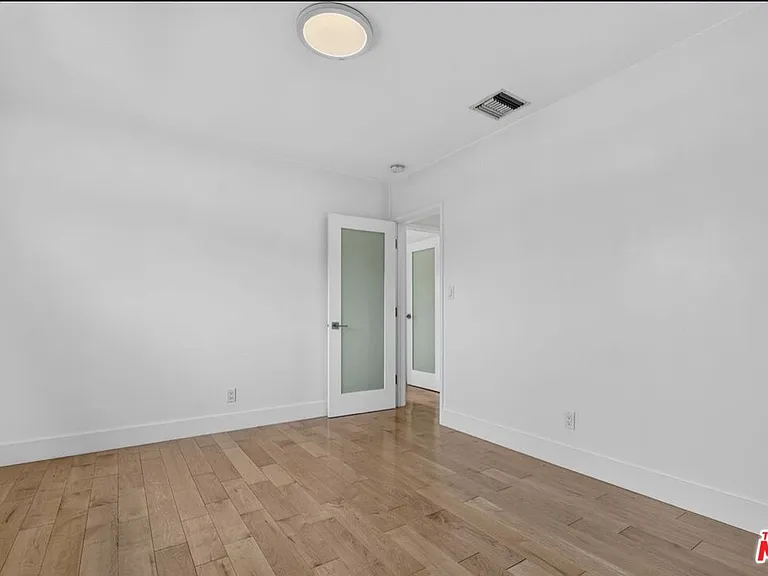 119 Paloma Ave #M — Photo 16